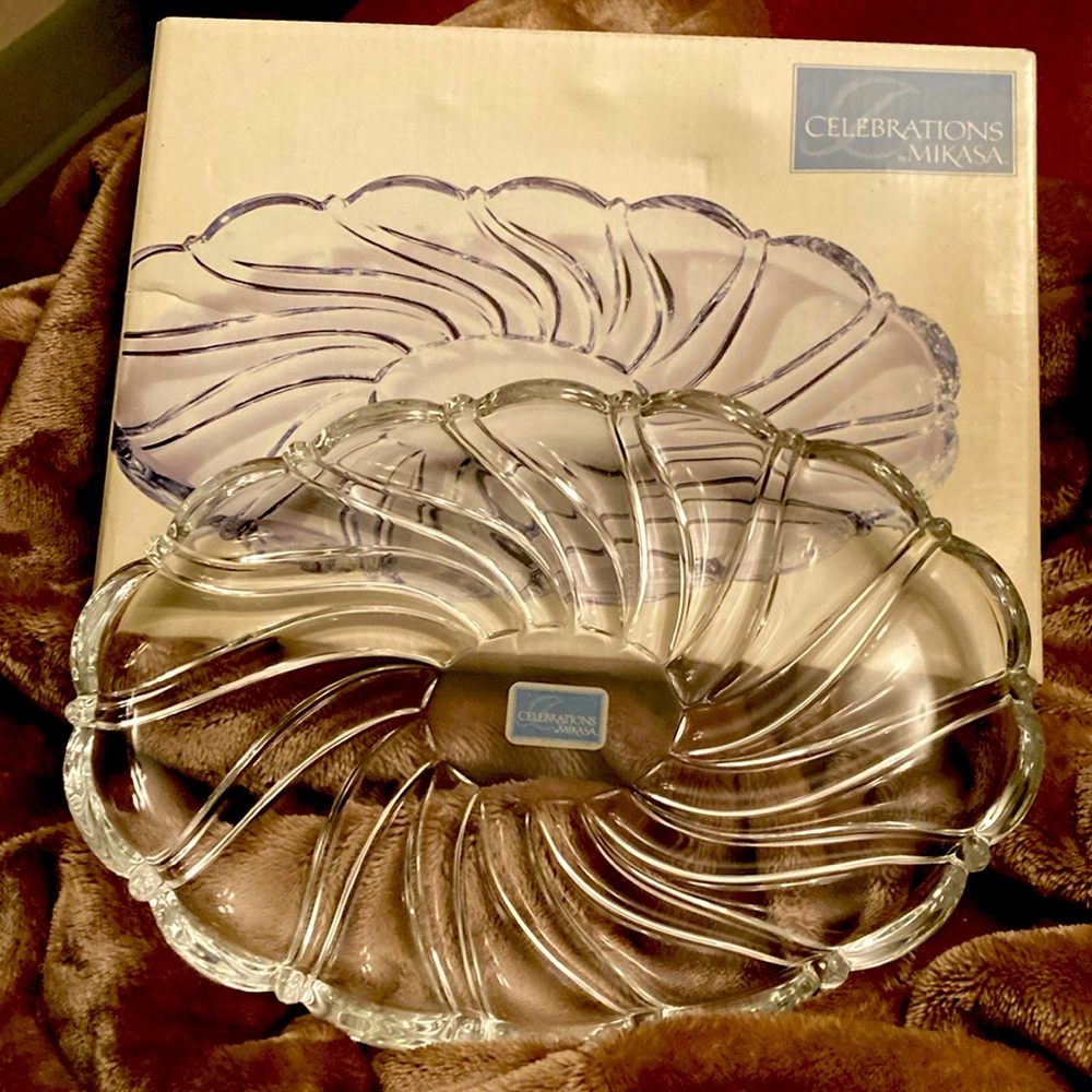 Mikasa Glass Sweet Dish